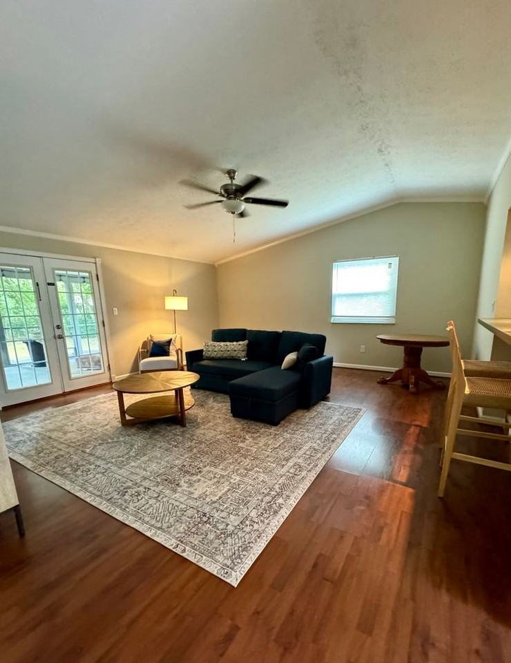 501 Ashwood Dr - Photo 6 of 50
