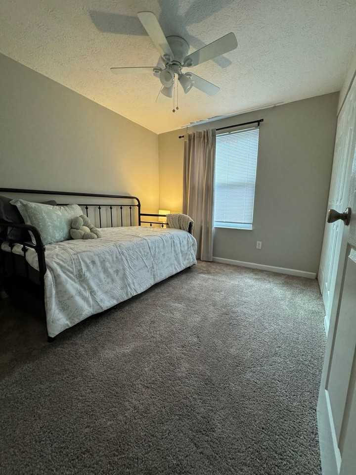 501 Ashwood Dr - Photo 7 of 50