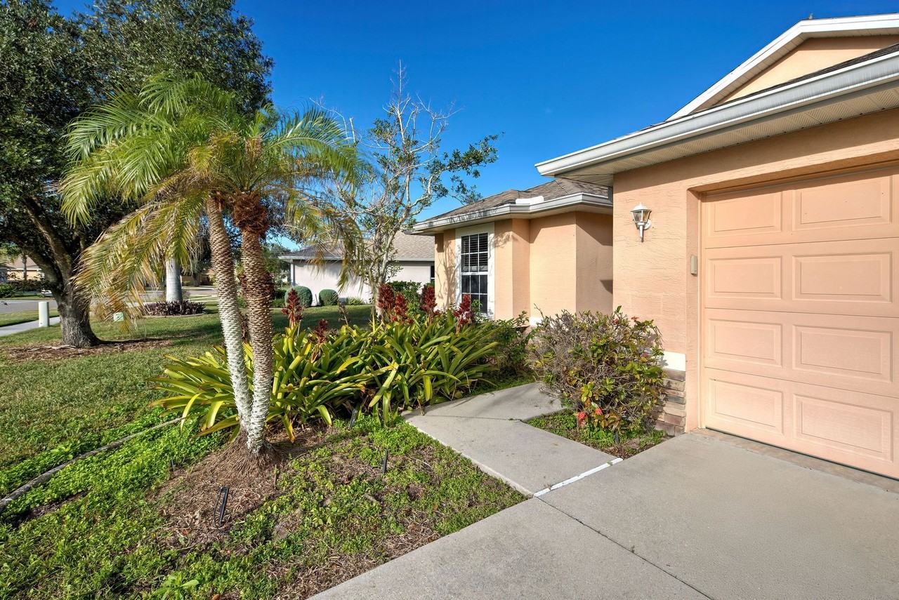 2134 Boxwood St - Photo 4 of 50