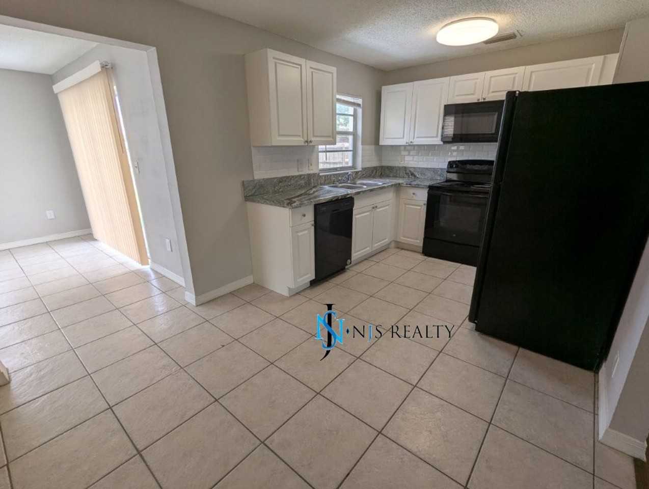 3153 Lodi Dr - Photo 5 of 20