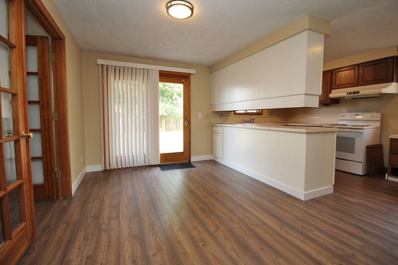 5536 Se Harlow St - Photo 5 of 29