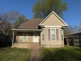 1021 N Sherman Ave - Photo 1 of 1