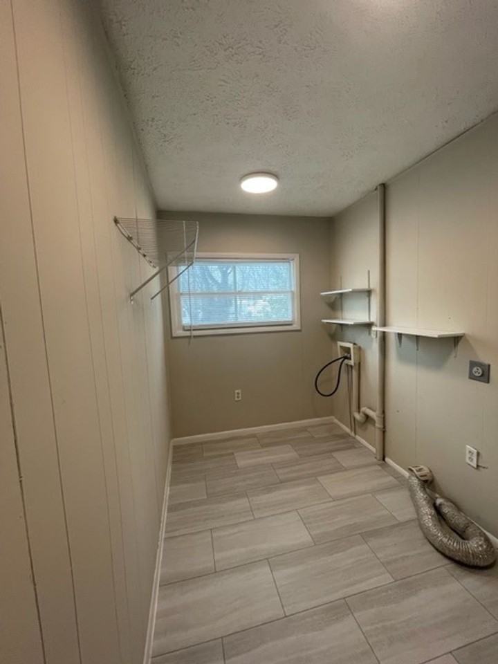 1021 N Sherman Ave - Photo 6 of 16