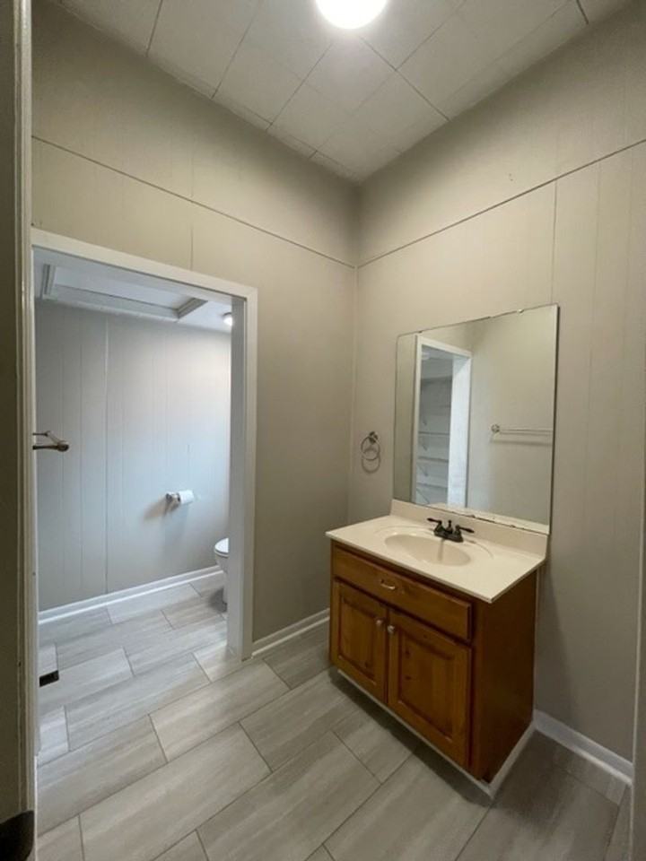 1021 N Sherman Ave - Photo 7 of 16