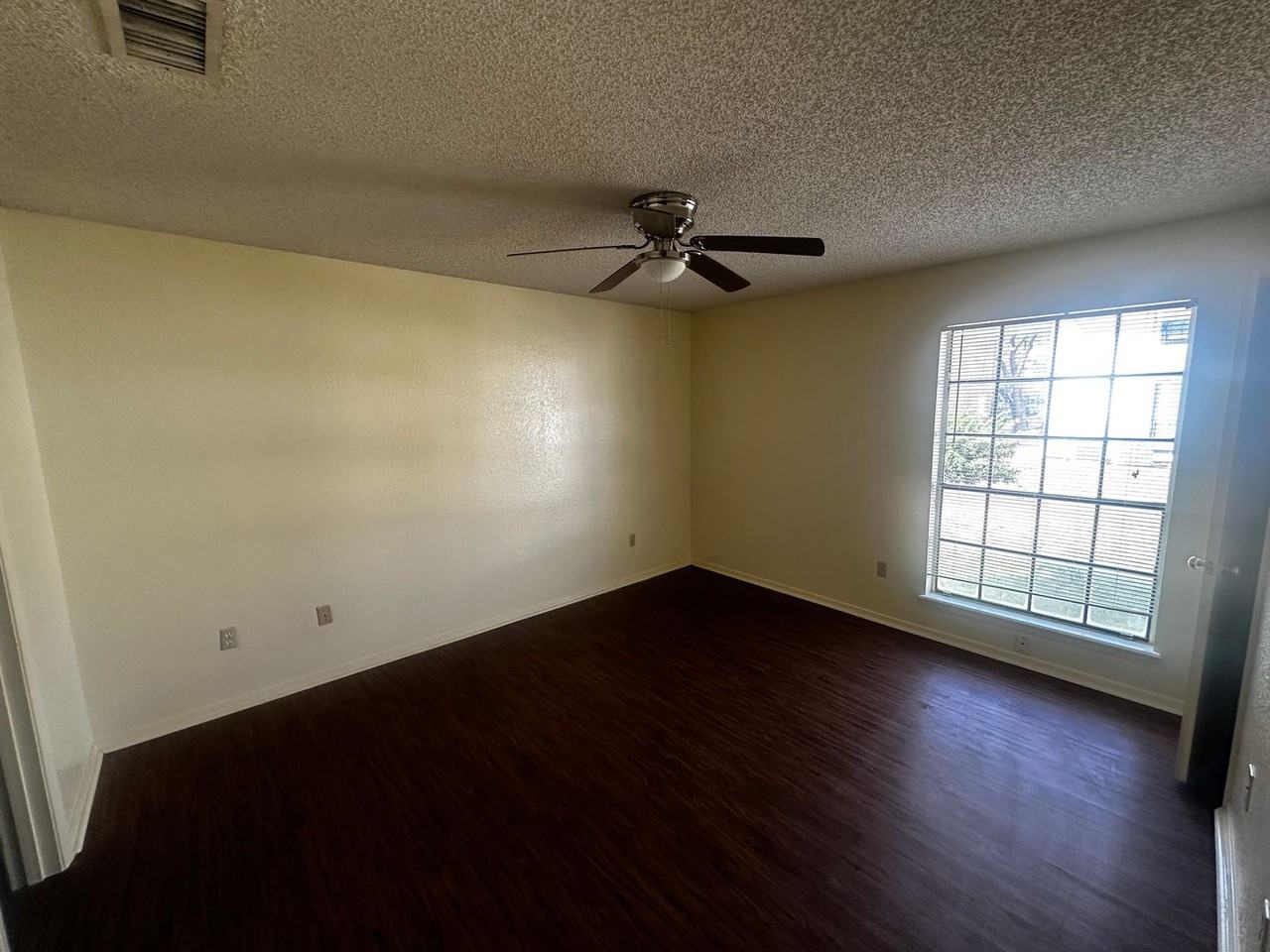 5402 S 7th St #106 - Photo 3 of 9