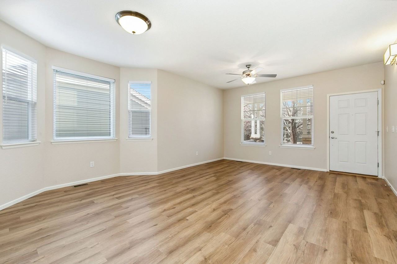 2262 Harvest St - Photo 2 of 20