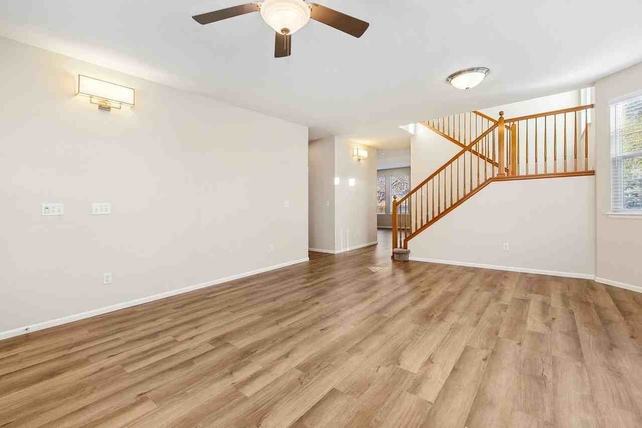 2262 Harvest St - Photo 3 of 20