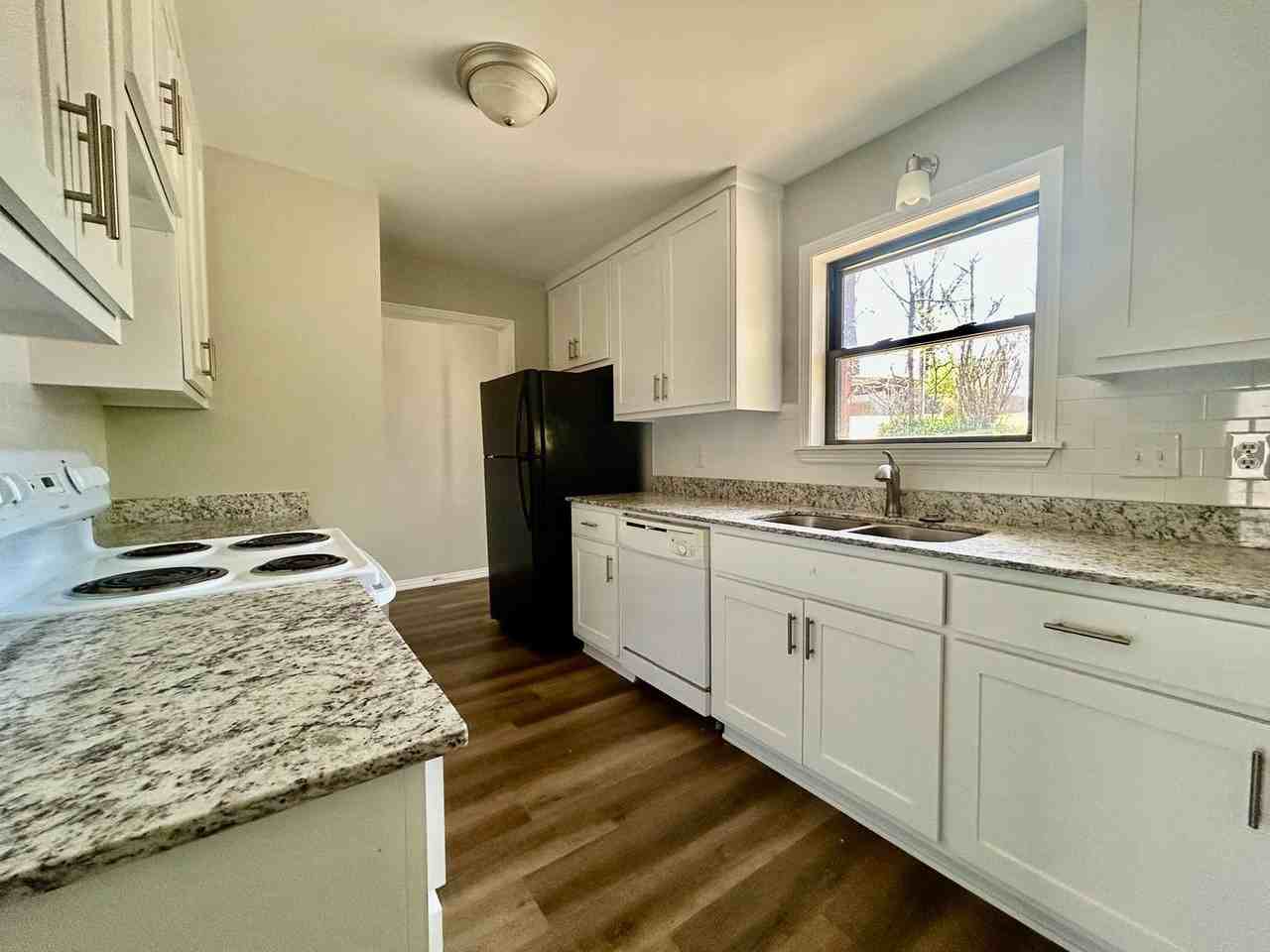 12 Newport Cir - Photo 3 of 13