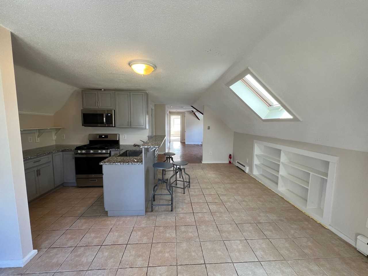 292 Alden Ave - Photo 3 of 11