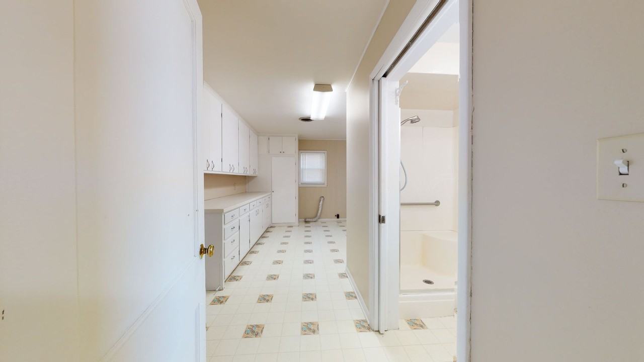 1208 Truman St - Photo 7 of 21