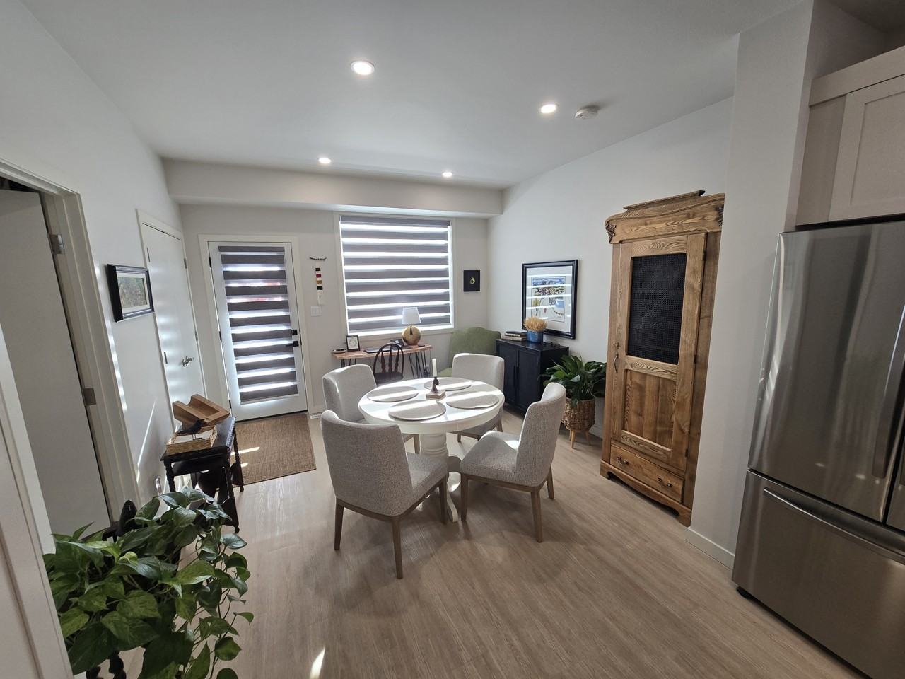 776 Carter Ave #MAIN - Photo 2 of 12