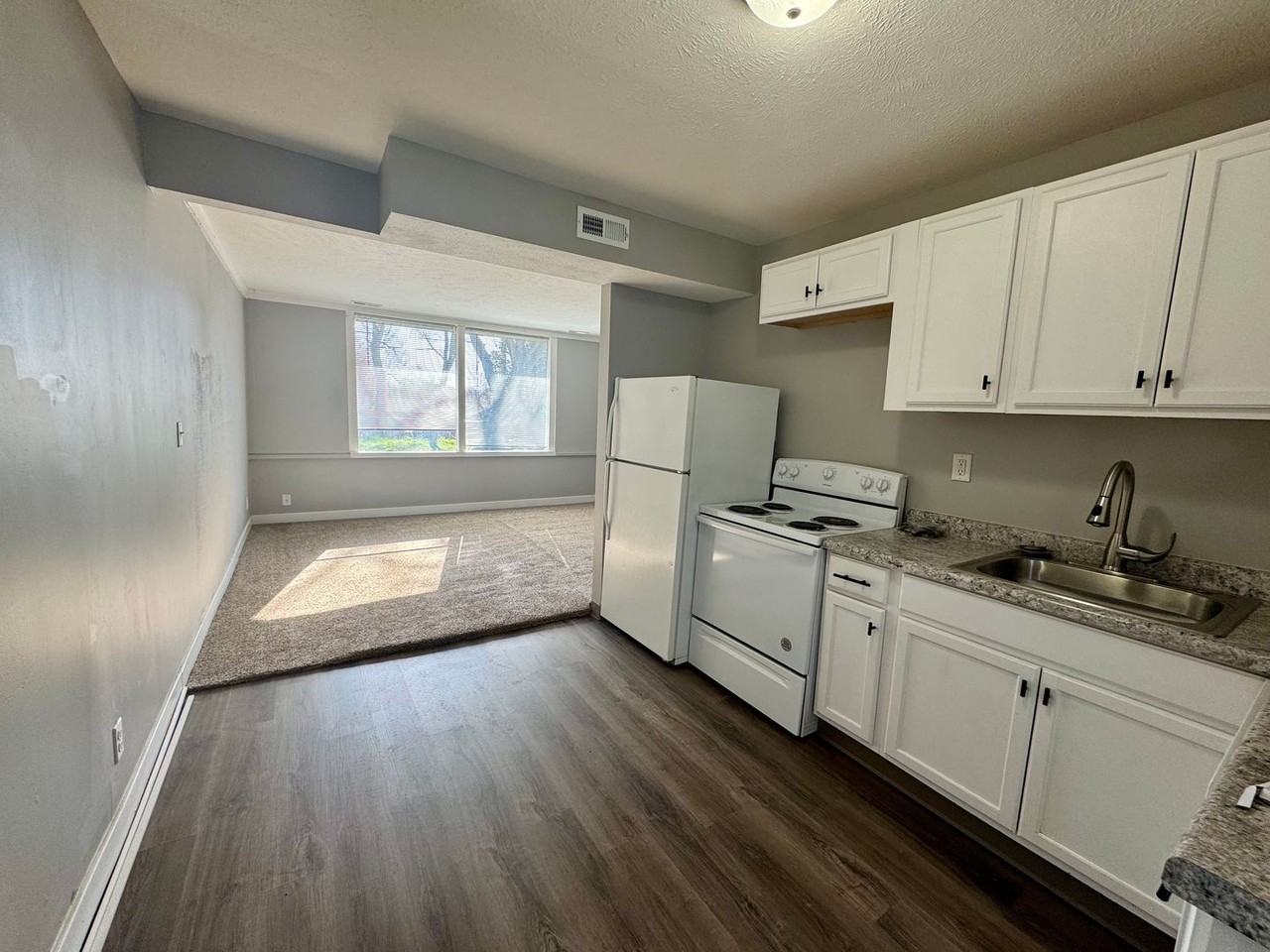 3910 Worthington Ave - Photo 2 of 12