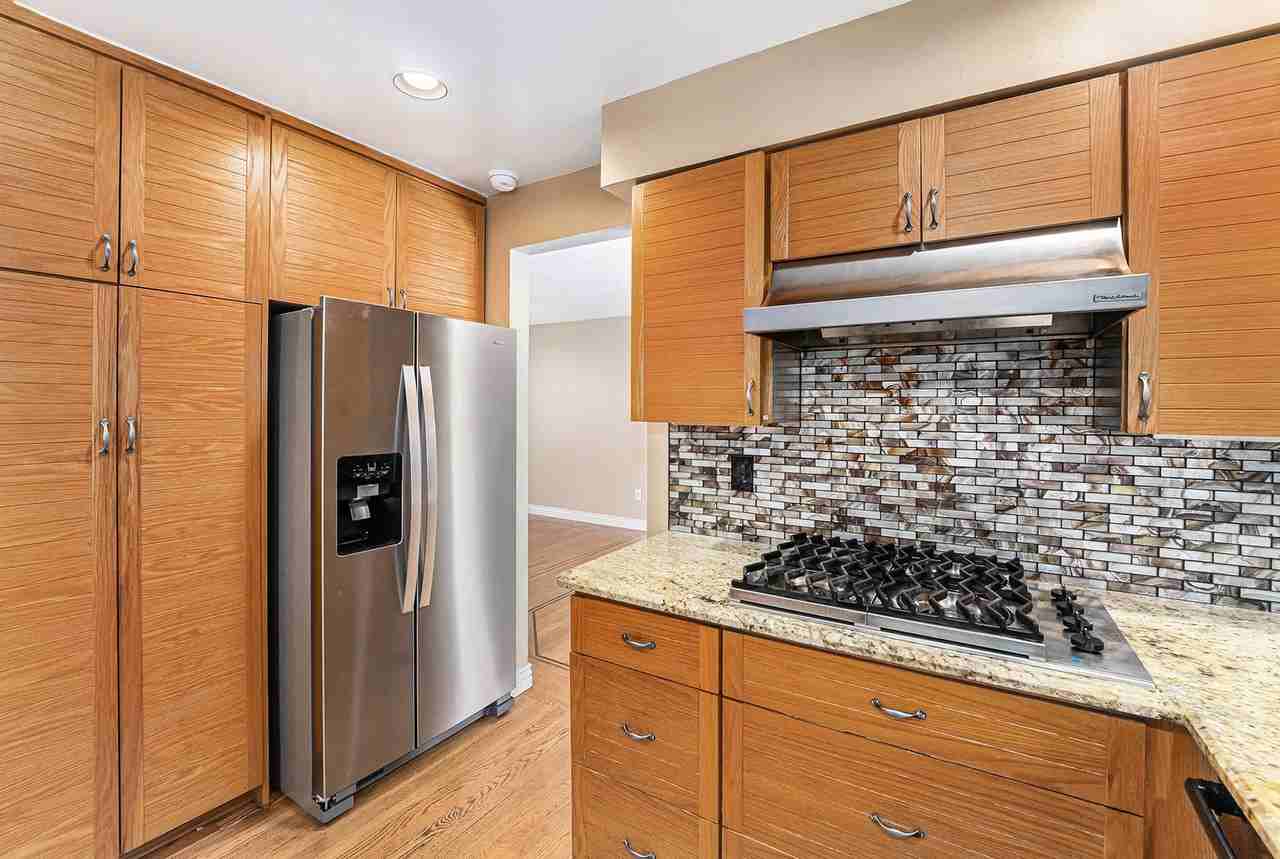 1881 S Olive St - Photo 5 of 22