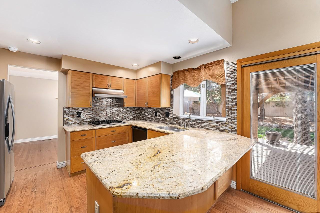 1881 S Olive St - Photo 6 of 22