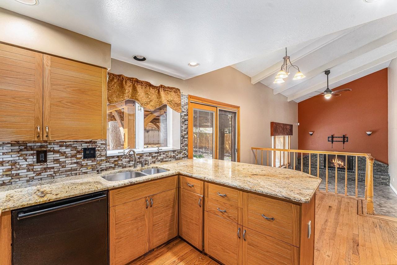 1881 S Olive St - Photo 7 of 22