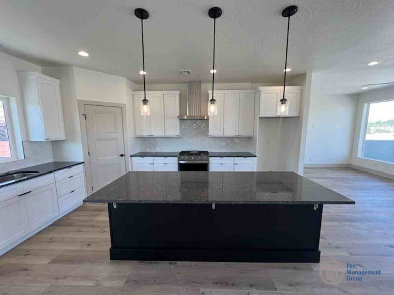 664 E Desert Cactus Dr - Photo 5 of 33