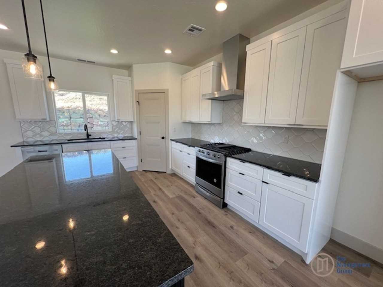664 E Desert Cactus Dr - Photo 6 of 33