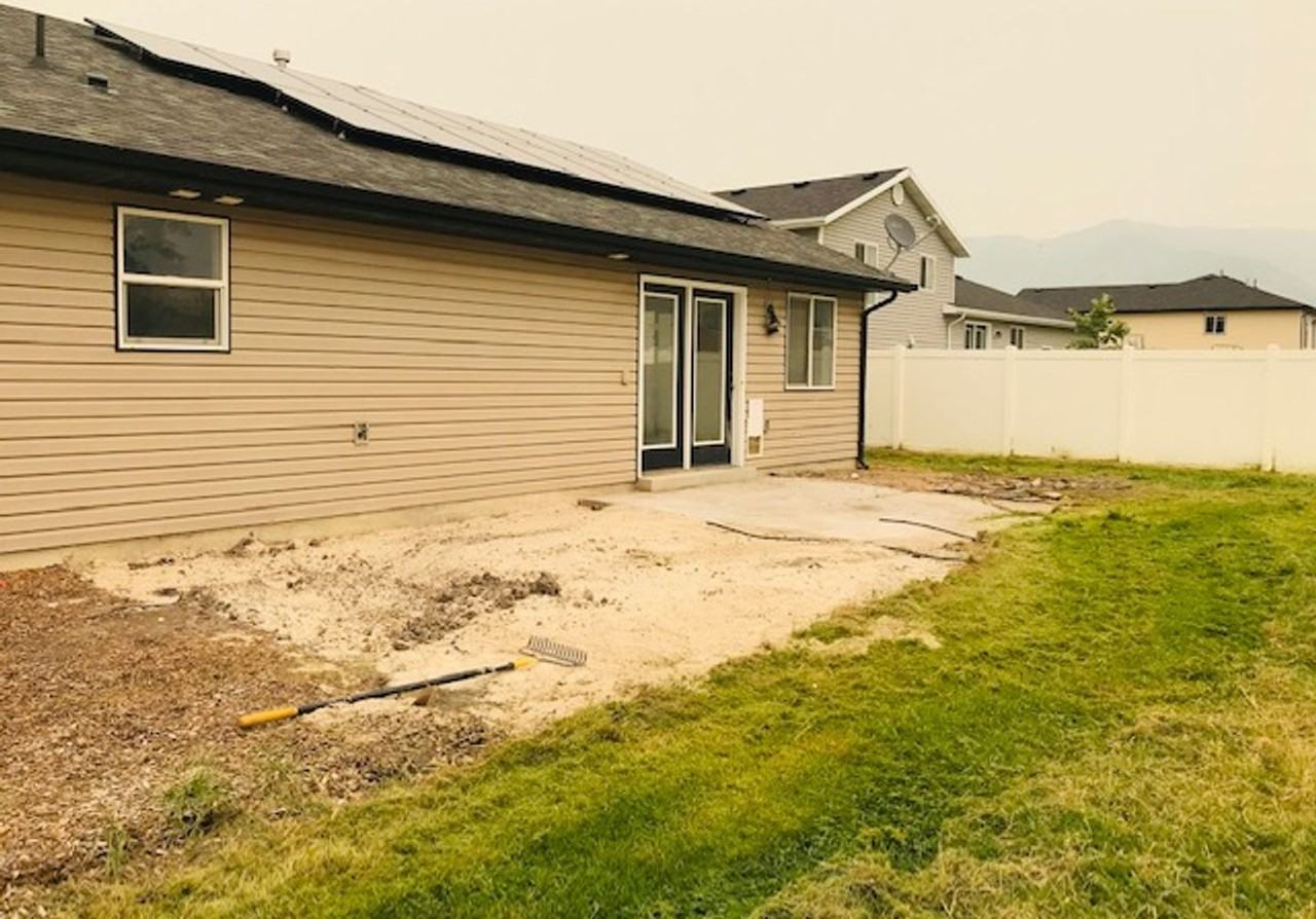 1160 W 2640 S - Photo 3 of 5