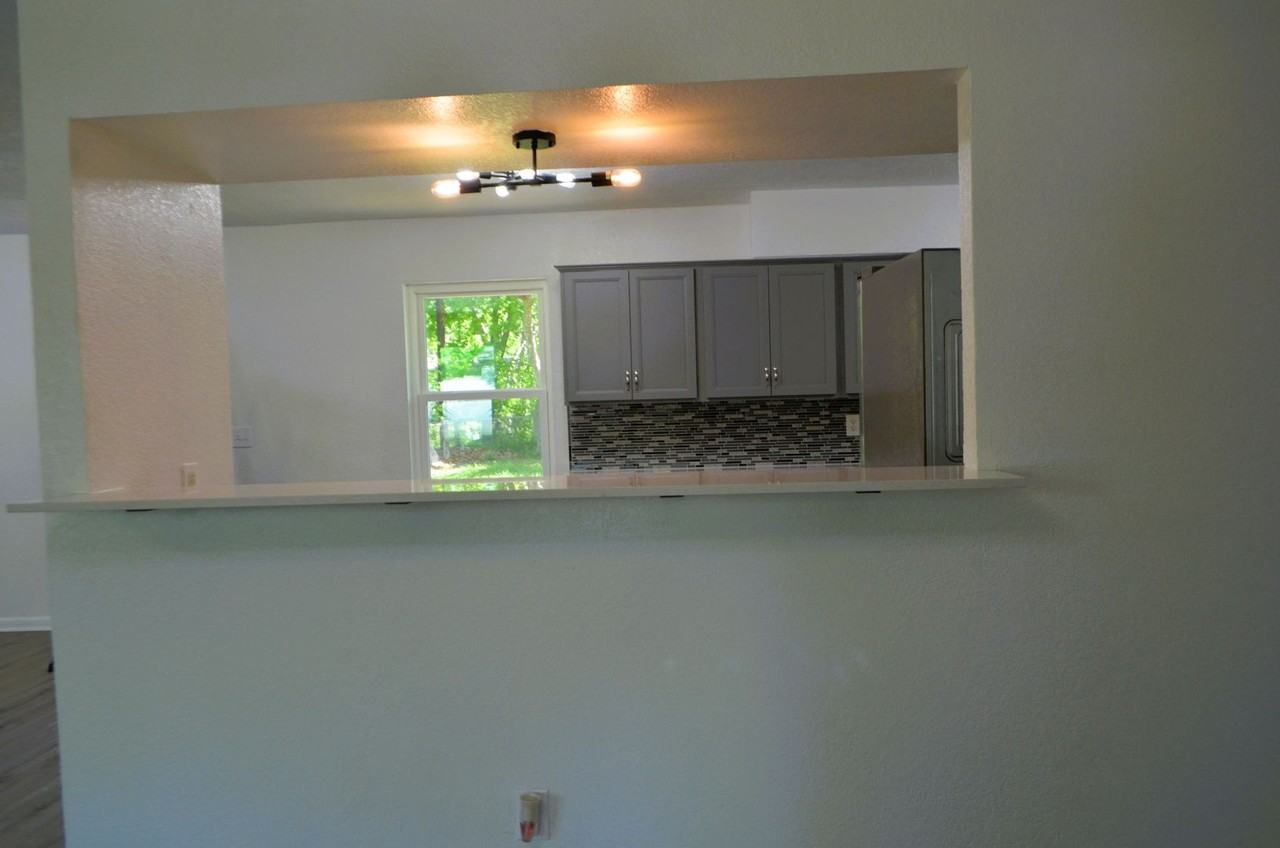 610 W Washington Ave - Photo 7 of 29