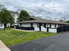featured image of 422 E Elm St