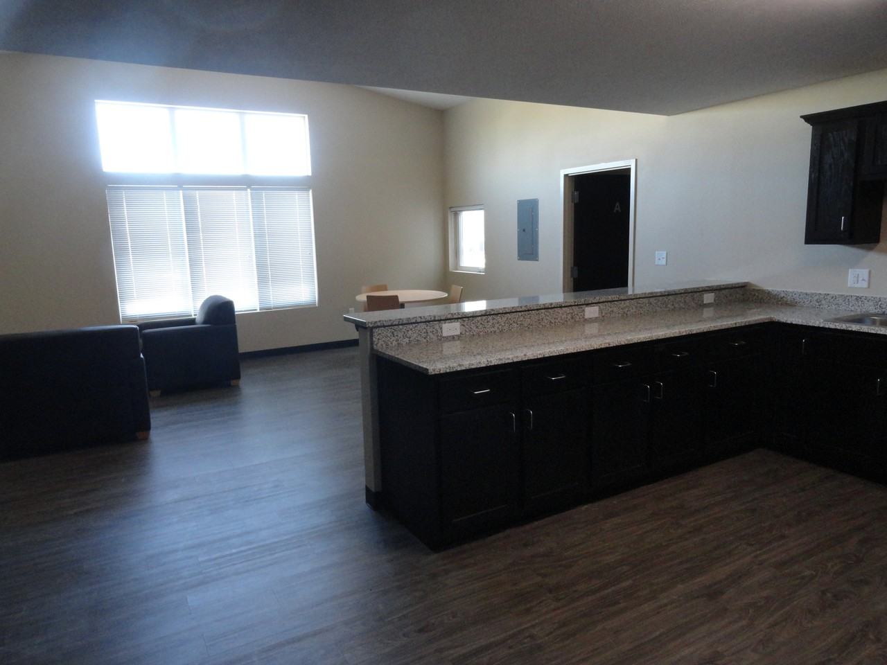 627 E. Bear Blvd - Photo 7 of 33