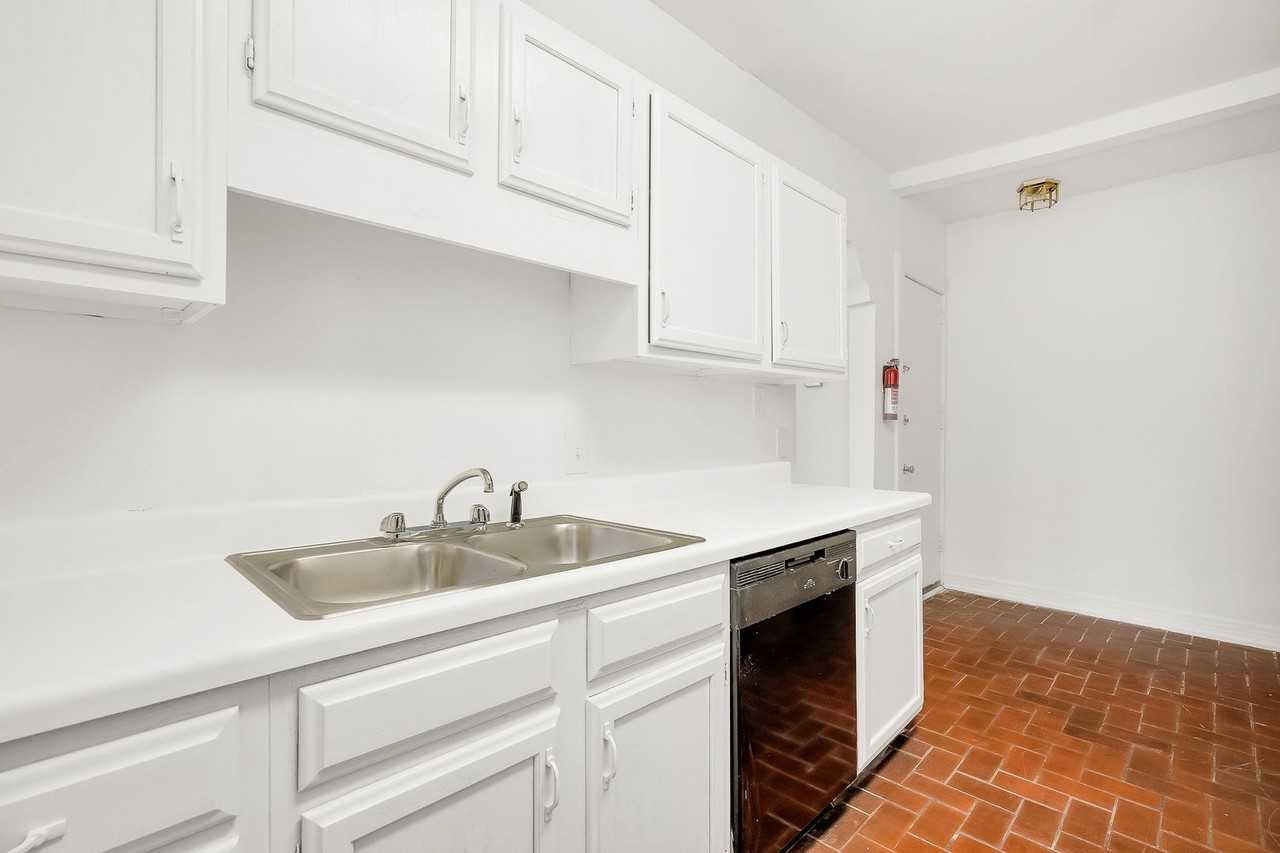 Skyline - Photo 5 of 18