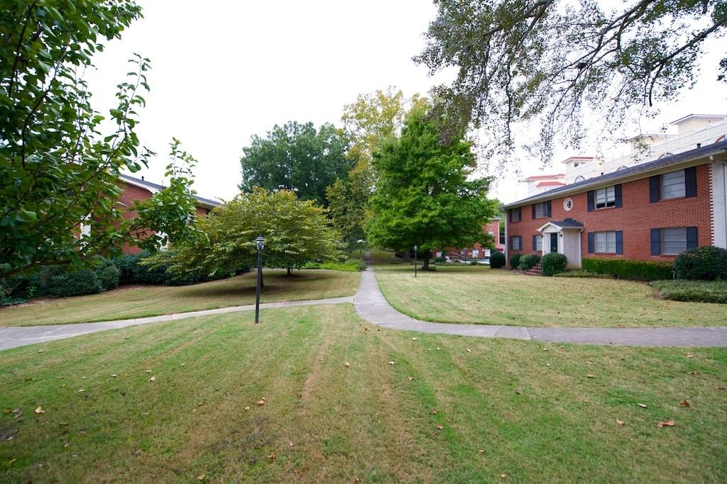 3535 Roswell Rd Ne #F2 - Photo 4 of 17