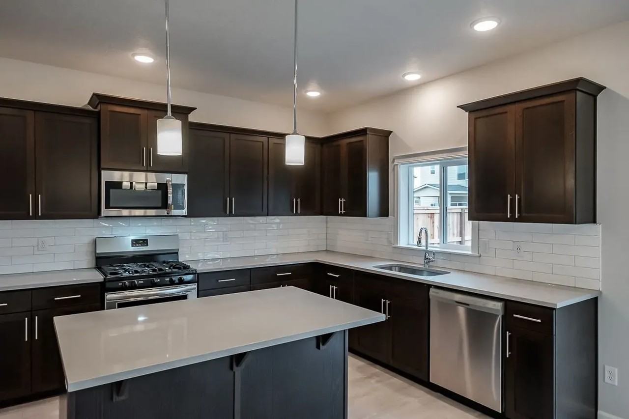 4527 Sagecrest Dr Ne - Photo 3 of 28