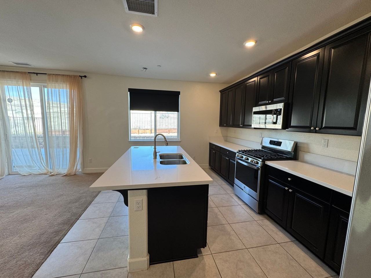 3102 Vecchio Dr - Photo 5 of 31