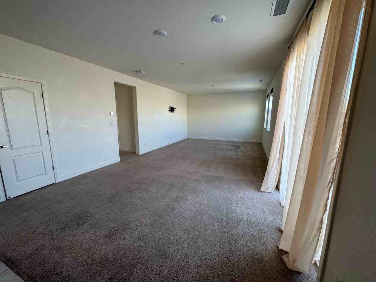 3102 Vecchio Dr - Photo 7 of 31