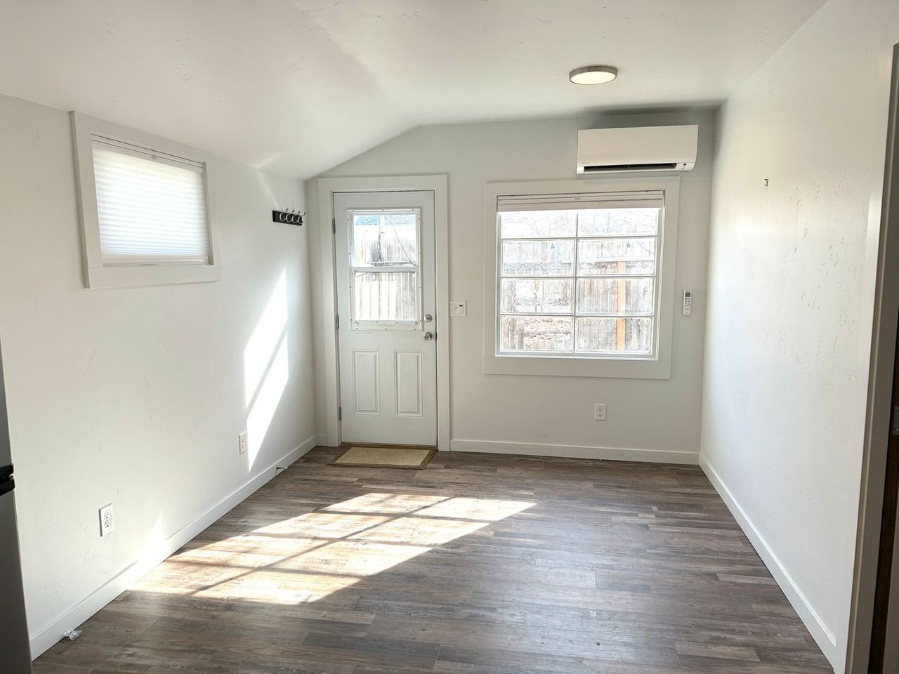 1807 S Shoshone St - Photo 5 of 20