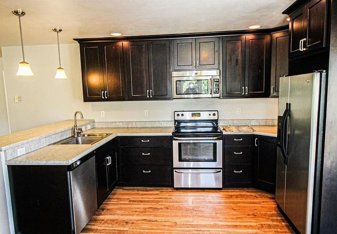 1425 S Catlin St - Photo 2 of 4