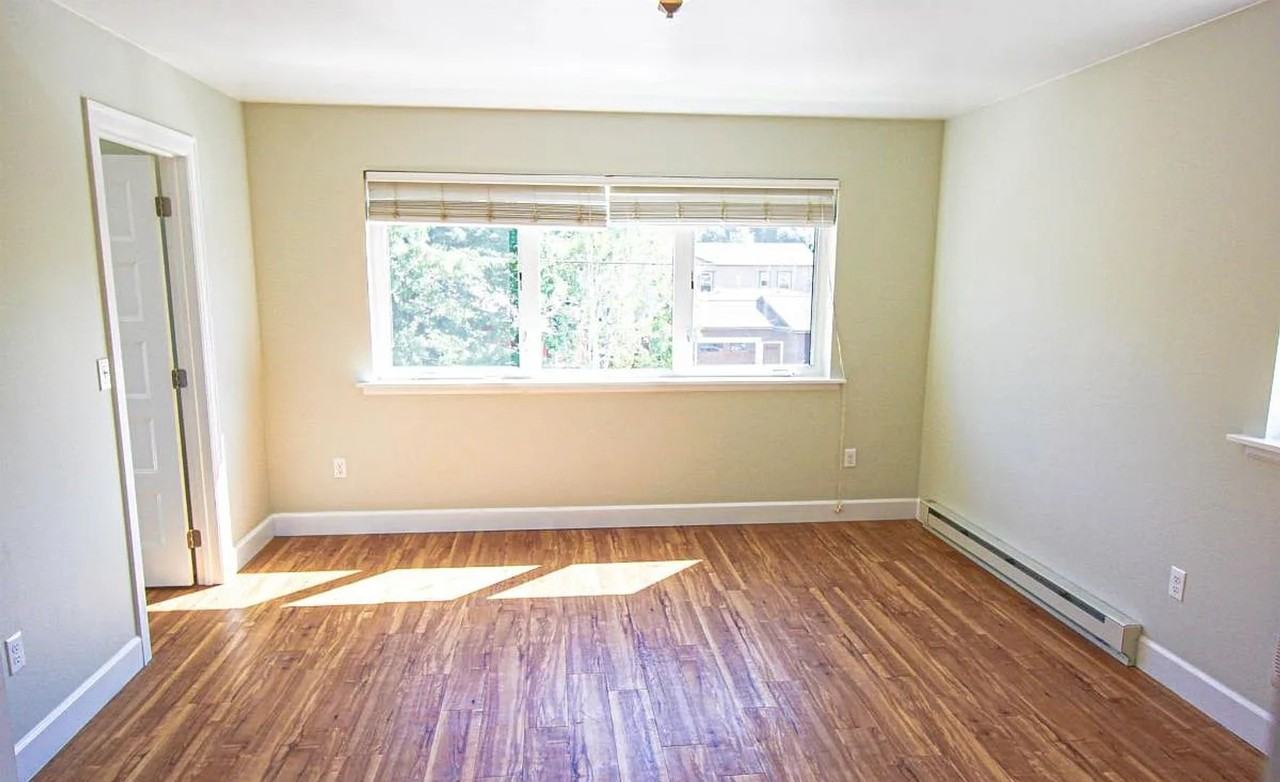 1425 S Catlin St - Photo 3 of 4