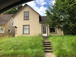 featured image of 412 Lakeway Dr