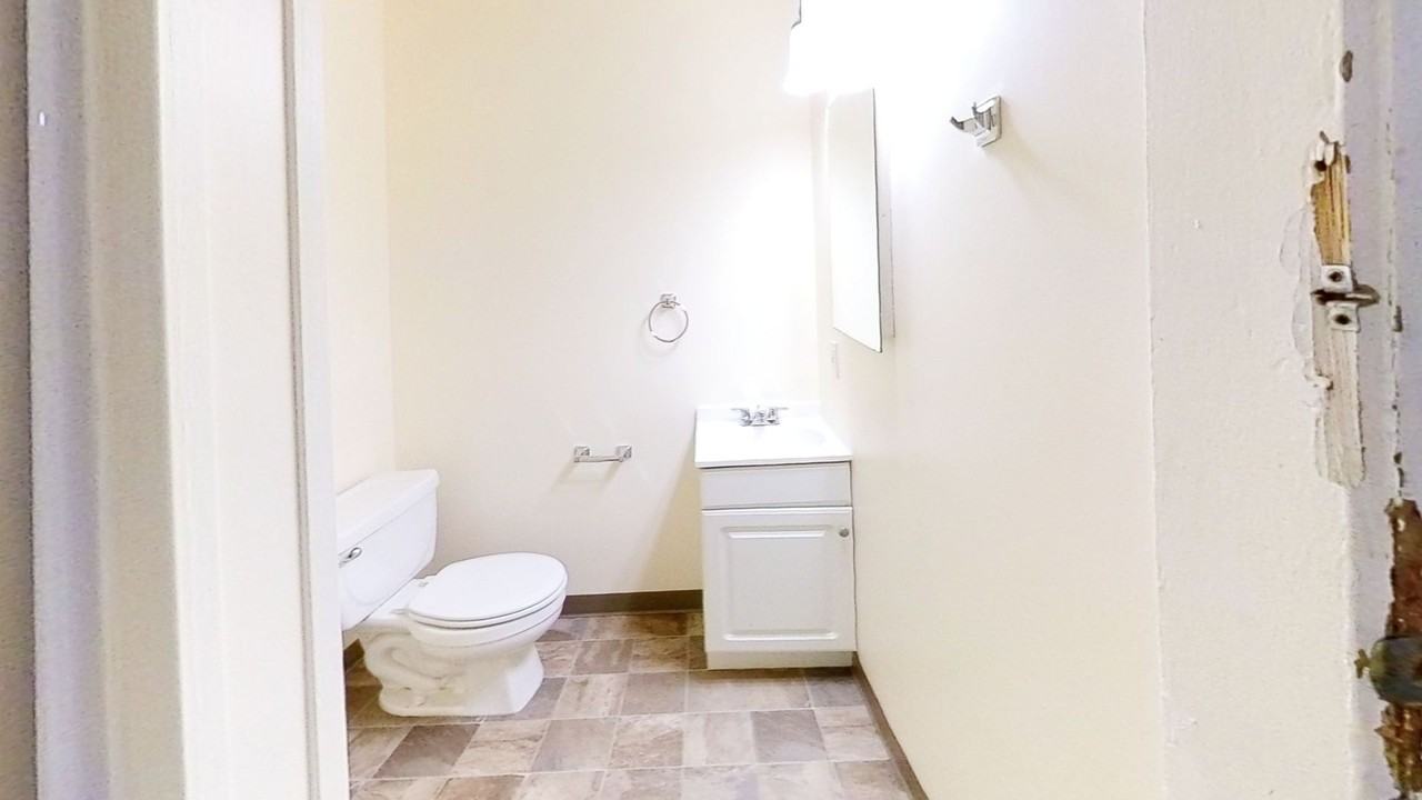 412 Lakeway Dr - Photo 6 of 15