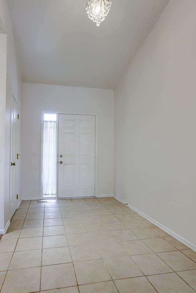 11286 S 200th St - Photo 2 of 24