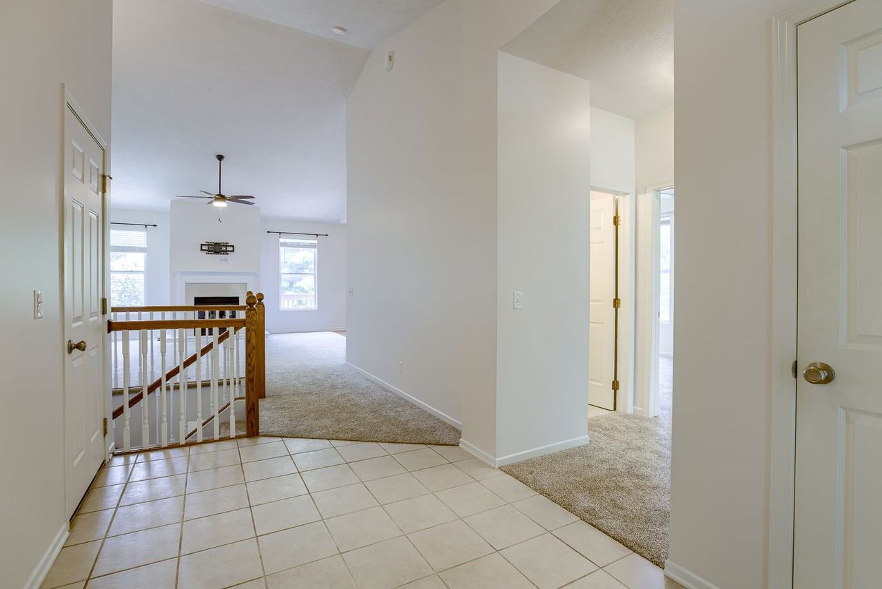 11286 S 200th St - Photo 3 of 24