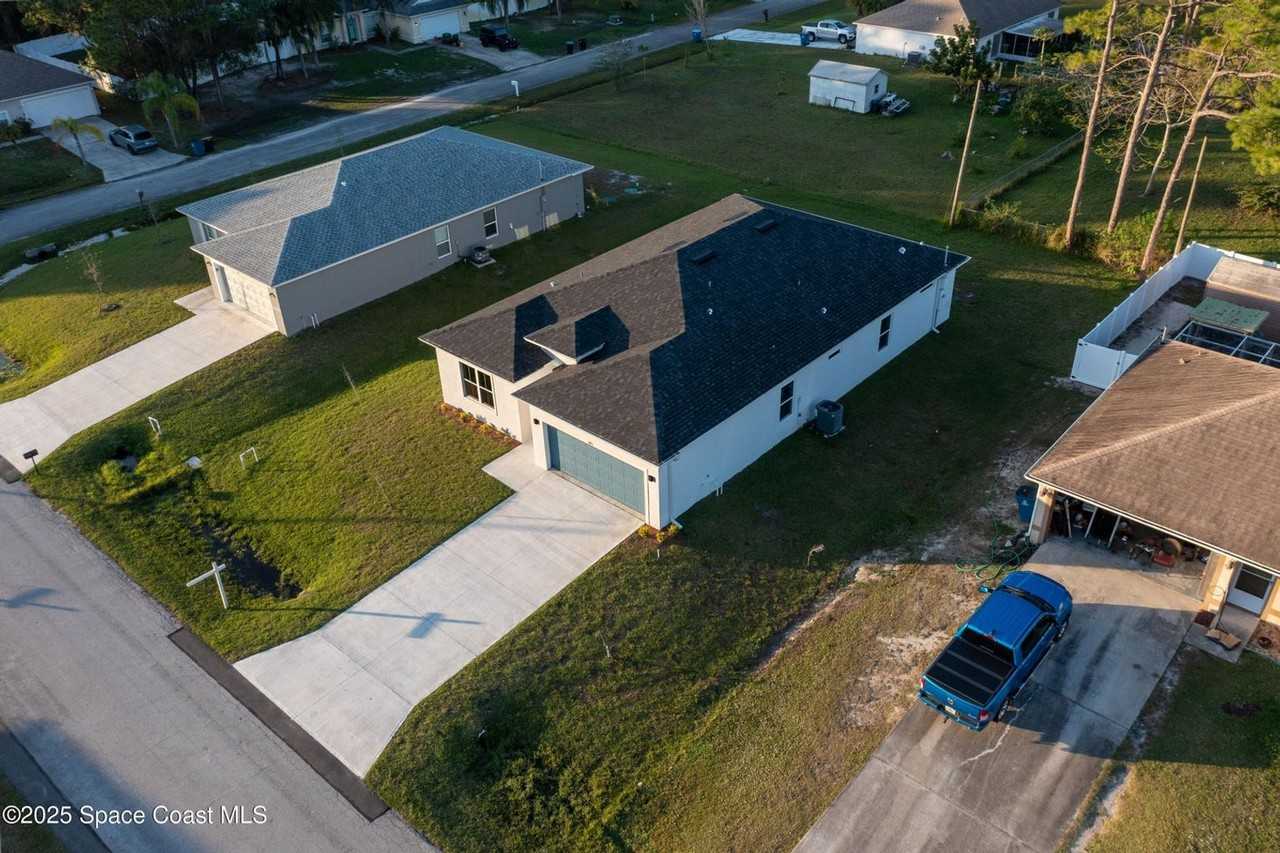 495 Harrison St Sw - Photo 4 of 28