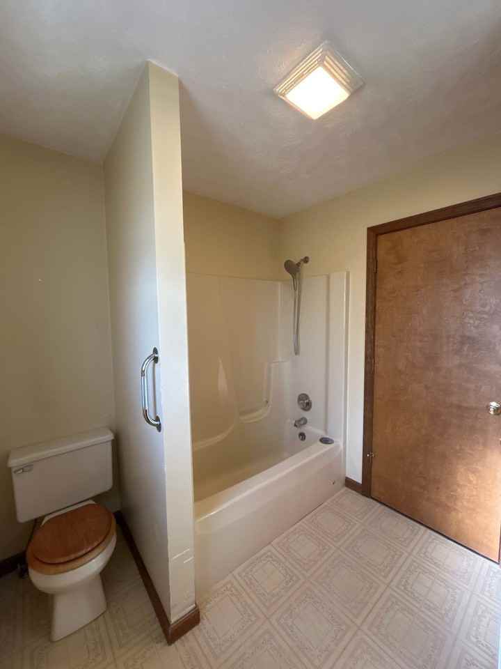 1301/1303 E Congress St - Photo 3 of 24