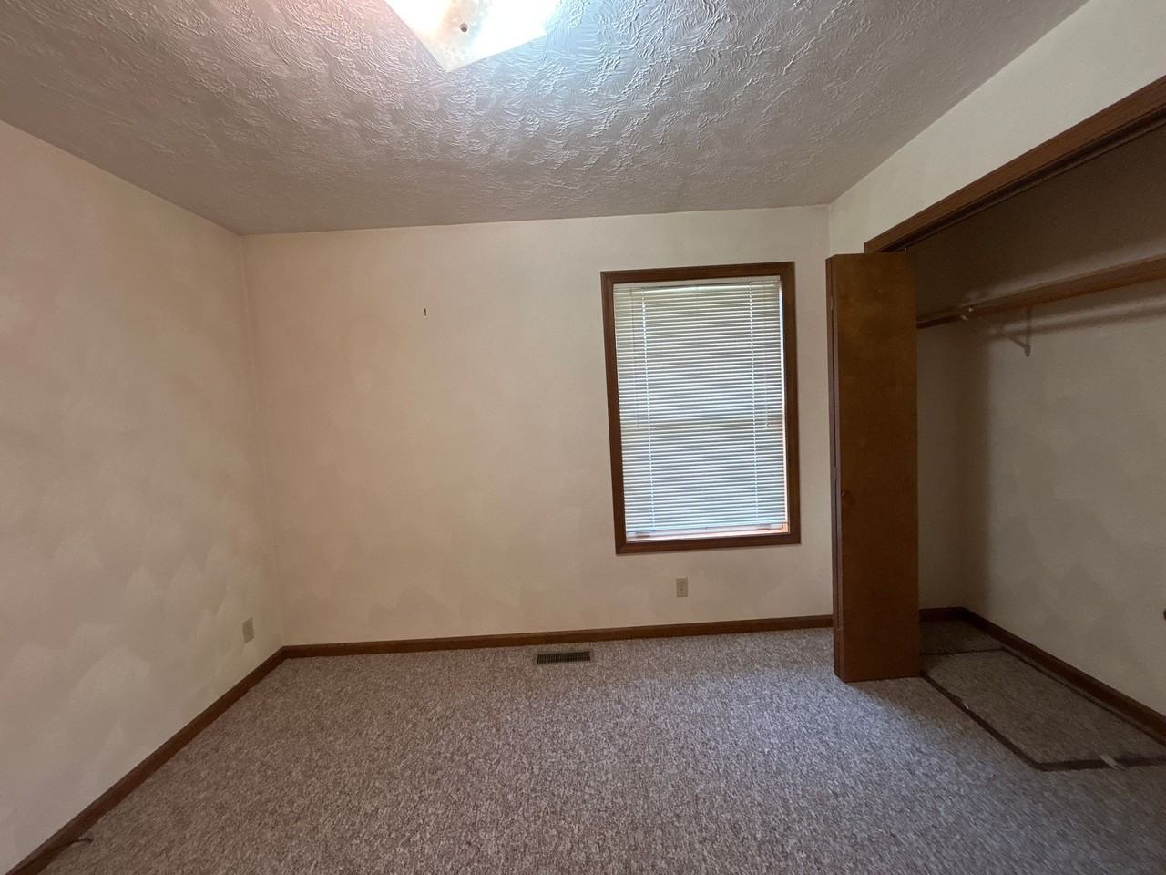 1301/1303 E Congress St - Photo 4 of 24