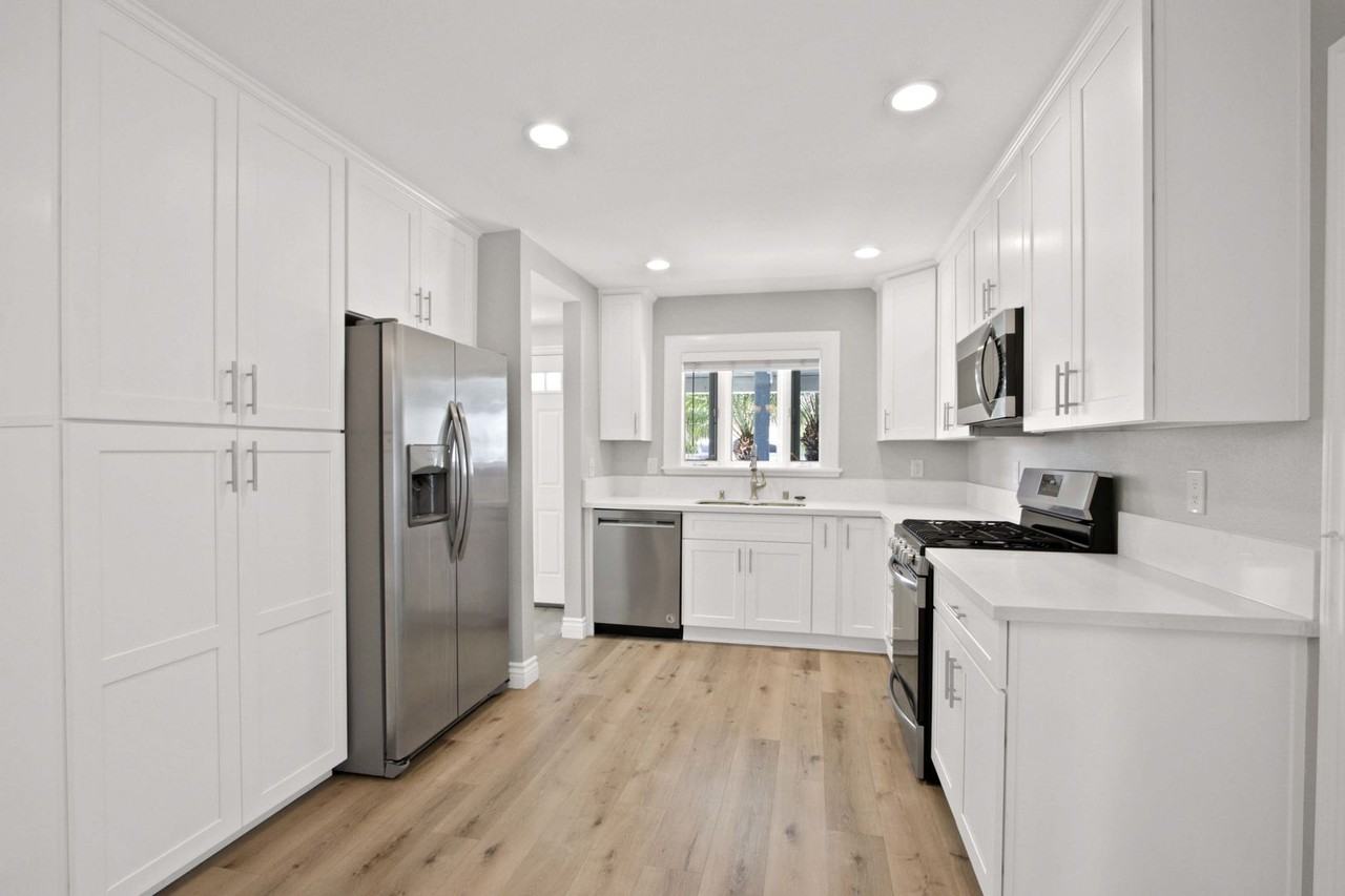 16572 Tripp Cir - Photo 3 of 11