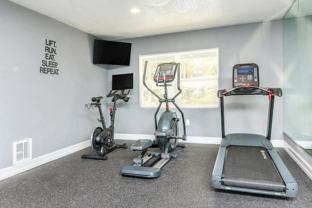 15215 Livingston Ave - Photo 1 of 1