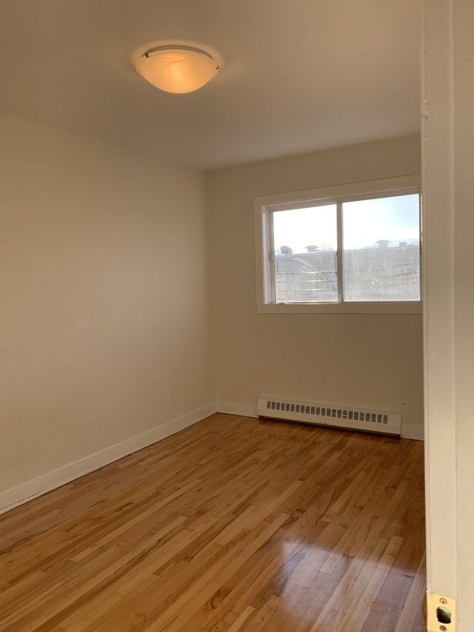 194 Avenue Dupras - Photo 2 of 11