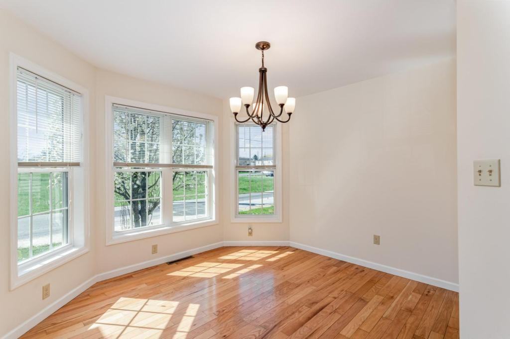 117 E Factory St - Photo 3 of 20