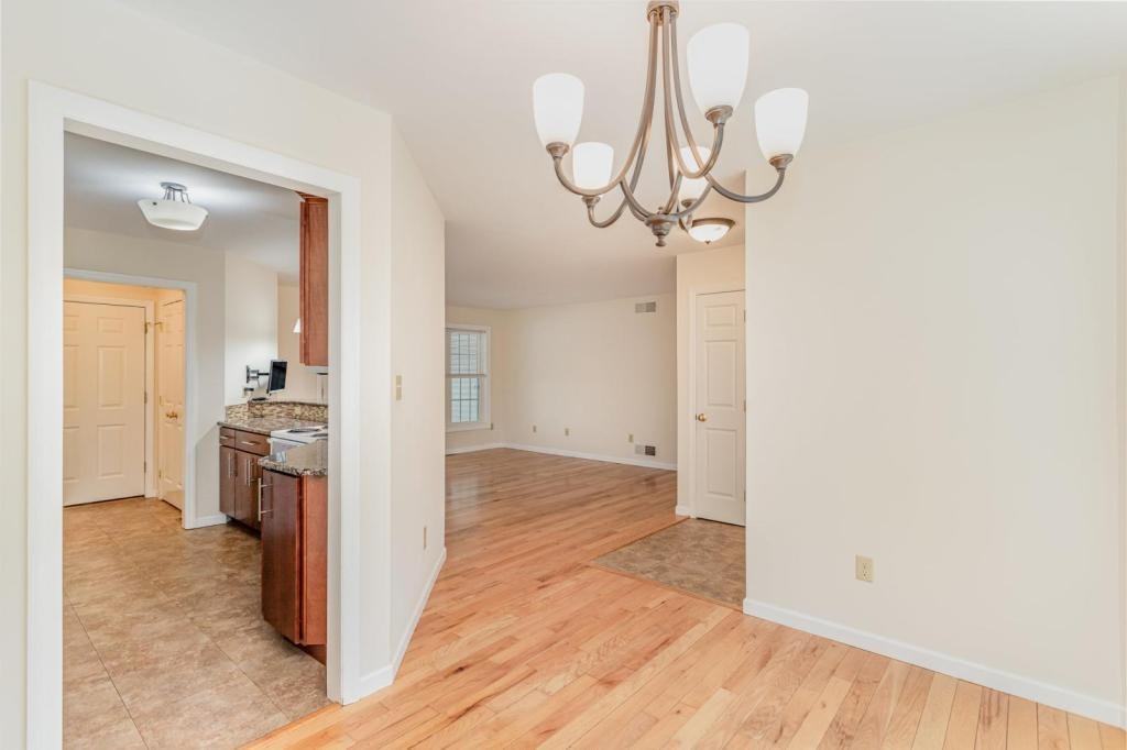 117 E Factory St - Photo 4 of 20