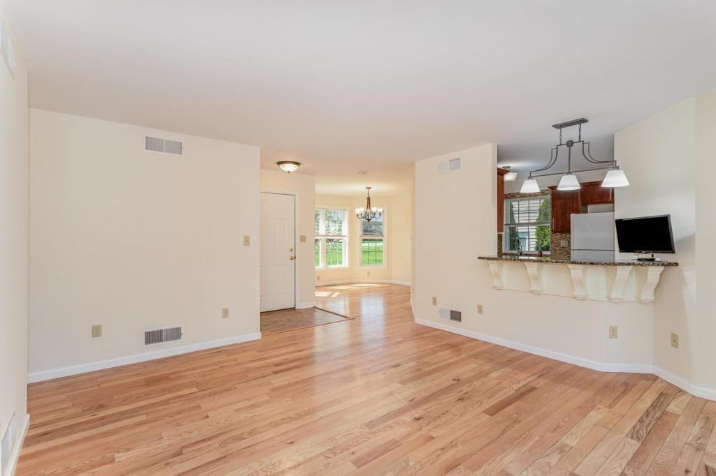 117 E Factory St - Photo 6 of 20