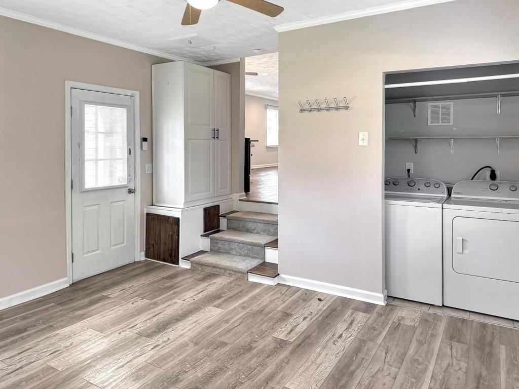 709 Veterans Dr - Photo 5 of 16