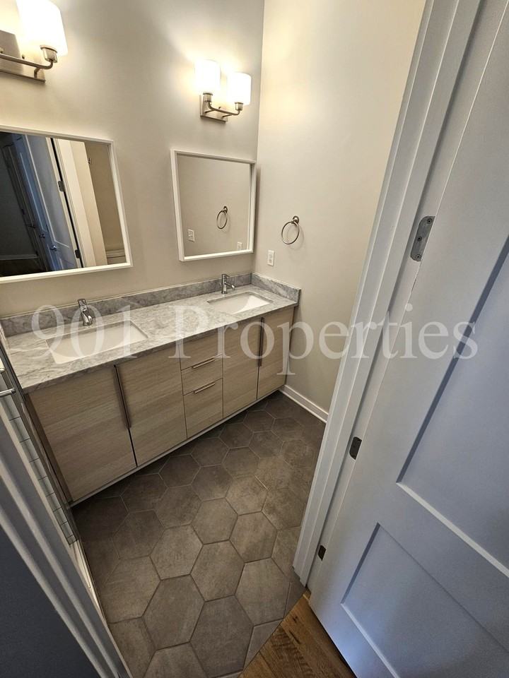 2115 Jefferson Ave - Photo 3 of 23