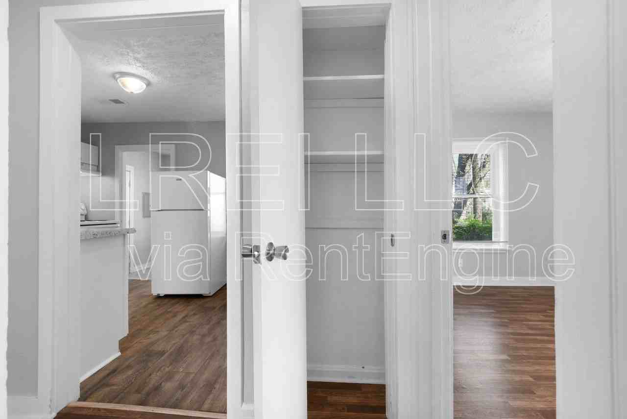 3509 Manslick Rd - Photo 3 of 17