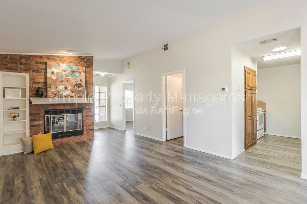 1317 Greenfern Ln - Photo 4 of 23